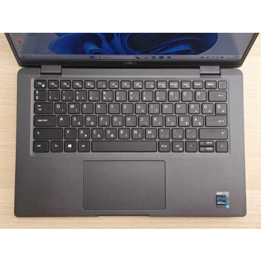 Dell Latitude 7420 Laptop + IRIS XE / i7-1185G7 / 16GB RAM / 256GB SSD / Magyar billentyűzet