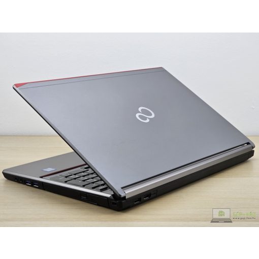 Fujitsu LifeBook E756 magyar billentyűzetes