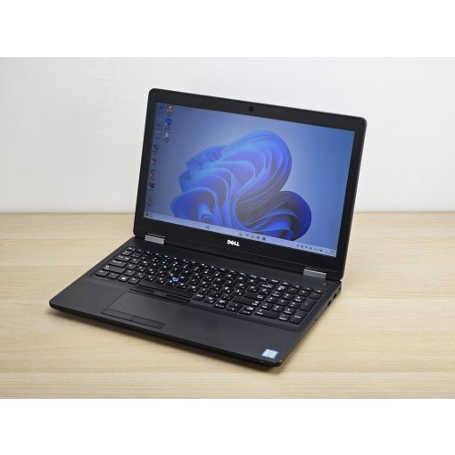 Dell Latitude E5570 / i5-6300U / 8GB RAM / 512GB SSD / Magyar billentyűzet