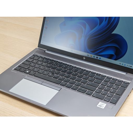 HP Zbook Firefly 15 G7 / i7-10510U / 32GB RAM / 512GB SSD