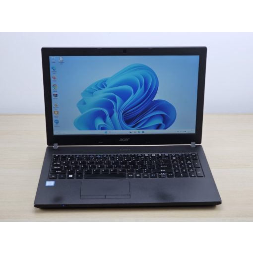 Acer TravelMate P / i5-8250U / 8GB RAM / 240GB SSD