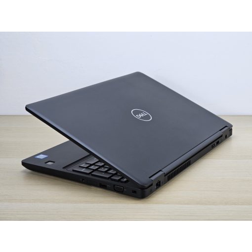 Dell Precision 3530 Laptop + Nvidia / Xeon E-2176M / 16GB RAM / 512GB SSD / Magyar billentyűzet