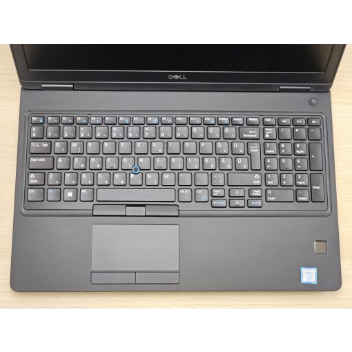 Dell Precision 3530 Laptop + Nvidia / Xeon E-2176M / 16GB RAM / 512GB SSD / Magyar billentyűzet