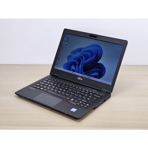 Használt Fujitsu LifeBook U729 laptop,  i5-8265u, 16GB RAM, 256GB SSD, magyar billentyűzet