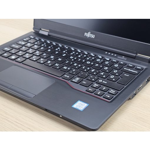 Használt Fujitsu LifeBook U729 laptop,  i5-8265u, 16GB RAM, 256GB SSD, magyar billentyűzet
