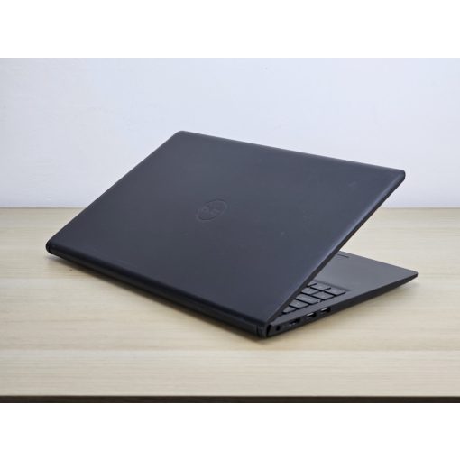 Dell Vostro 15 3510 / i3-1115G4 / 8GB RAM / 256GB SSD / Magyar billentyűzet