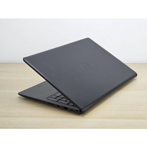 Dell Vostro 15 3510 / i3-1115G4 / 8GB RAM / 256GB SSD / Magyar billentyűzet