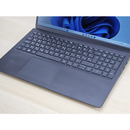 Dell Vostro 15 3510 / i3-1115G4 / 8GB RAM / 256GB SSD / Magyar billentyűzet