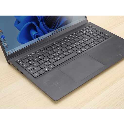 Dell Vostro 15 3510 / i3-1115G4 / 8GB RAM / 256GB SSD / Magyar billentyűzet