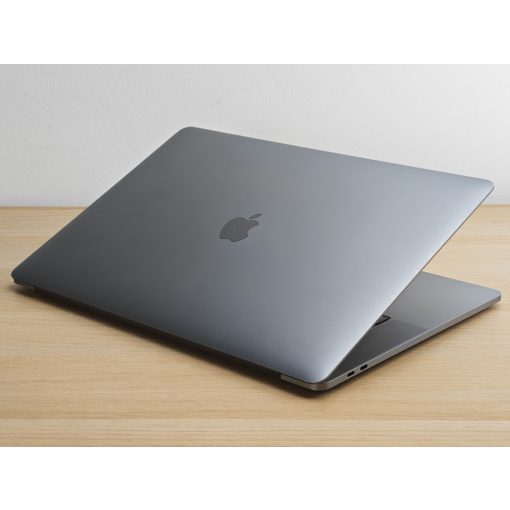 Apple MacBook Pro 15 A1990 / i7 / 16GB RAM / 256GB SSD / Magyar billentyűzet