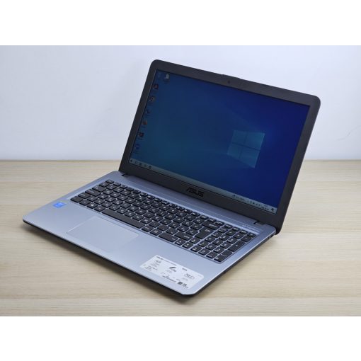 Asus X540L 15 Laptop / i3-5005U / 4GB RAM / 128GB SSD / Magyar billentyűzet