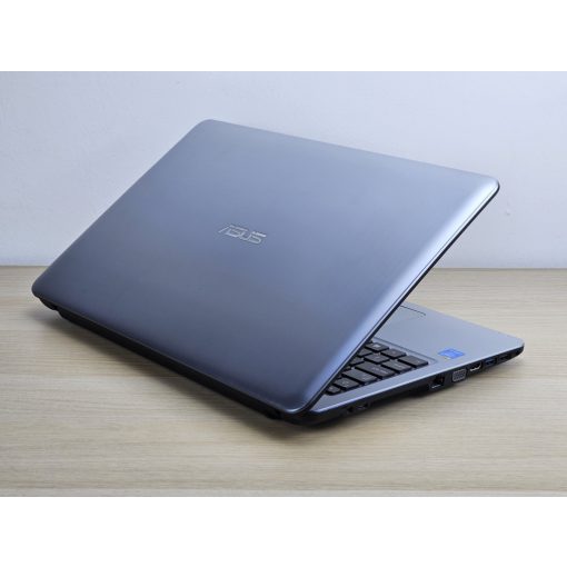Asus X540L 15 Laptop / i3-5005U / 4GB RAM / 128GB SSD / Magyar billentyűzet