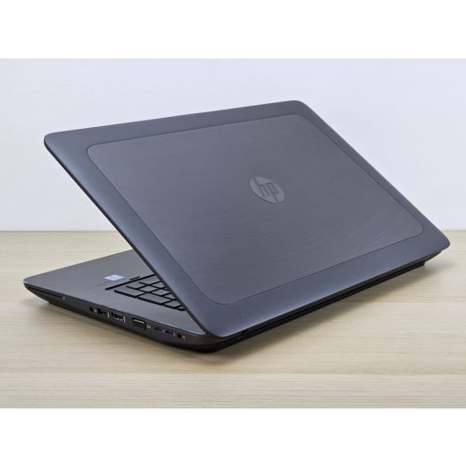 HP Zbook 17 G3 + Nvidia / i7-6820HQ / 32GB RAM / 512GB SSD / Magyar billentyűzet