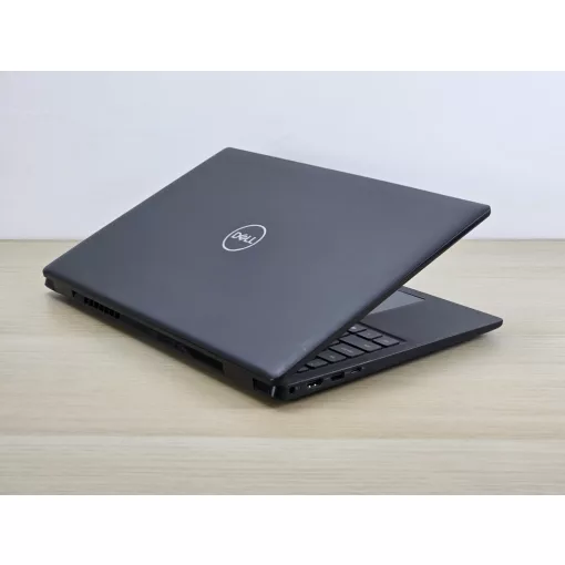 Dell Latitude 3520 Laptop + Iris XE GPU / i5-1135G7 / 8GB RAM / 256GB SSD