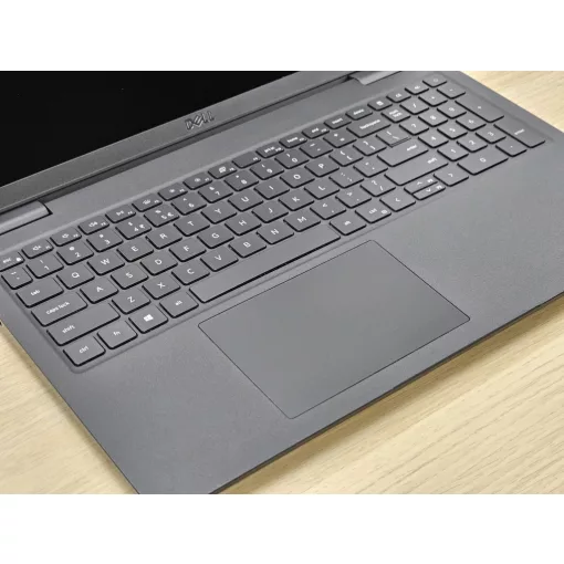 Dell Latitude 3520 Laptop + Iris XE GPU / i5-1135G7 / 8GB RAM / 256GB SSD