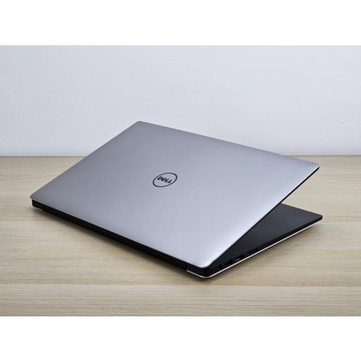 a*u様 DELL 　　 5520 NVIDIA　i7-32GB-512 Dell Precision 5520 i7-7820HQ, Nvidia, 8GB RAM, 256GB SSD