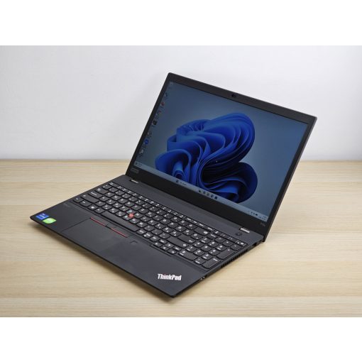 Lenovo ThinkPad P15s Gen 2 + Iris Xe + Nvidia T500 / i7-1165G7 / 16GB RAM / 512GB SSD / Magyar billentyűzet
