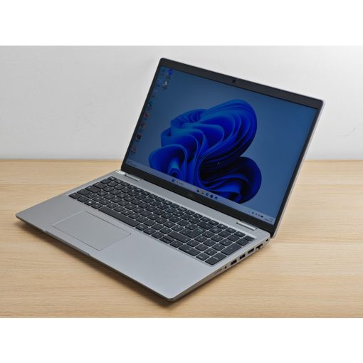 Dell Precision 3561 + Nvidia / i9-11950H / 16GB RAM / 512GB SSD