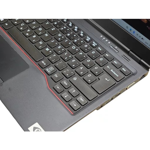 Fujitsu LifeBook U7310 laptop – i5-10210U, 16GB RAM, 256GB SSD