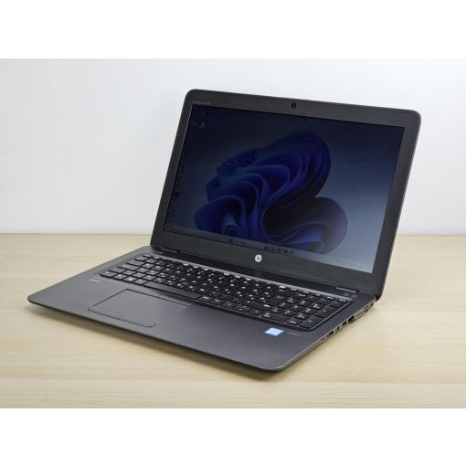 HP Zbook 15u G3 + AMD / i7-6600U / 8GB RAM / 256GB SSD / Magyar billentyűzet