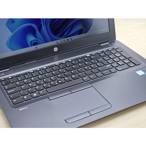 HP Zbook 15u G3 + AMD / i7-6600U / 8GB RAM / 256GB SSD / Magyar billentyűzet