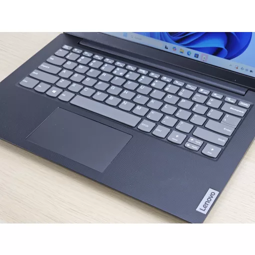 Lenovo V14 G2 ITL Laptop + Iris XE / i5-1135G7 / 8GB RAM / 256GB SSD