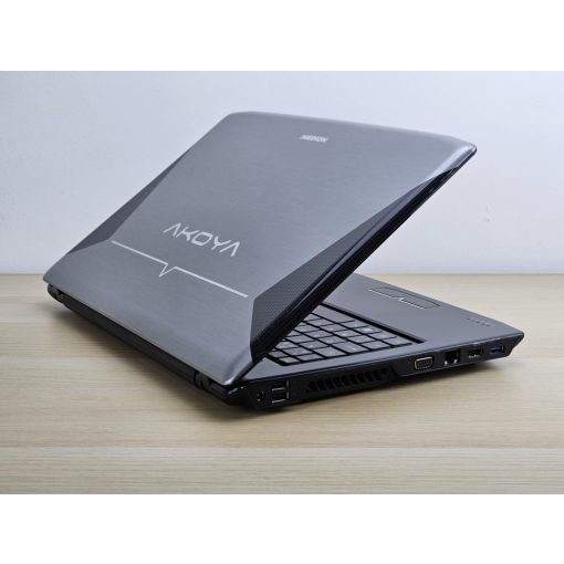 Medion Akoya P6630 (MD 98560) Laptop + Nvidia / i3-M390 / 6GB RAM / 256GB SSD 