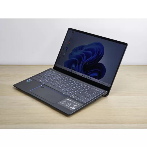 MSI Prestige 14 EVO MS-14C4 + Iris Xe / i7-1185G7 / 16GB RAM / 256GB SSD