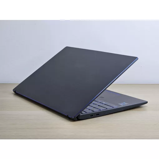 MSI Prestige 14 EVO MS-14C4 + Iris Xe / i7-1185G7 / 16GB RAM / 256GB SSD