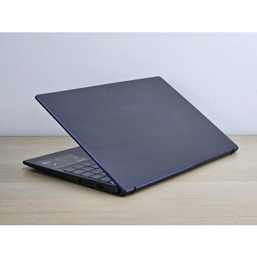 MSI Prestige 14 EVO MS-14C4 + Iris Xe / i7-1185G7 / 16GB RAM / 256GB SSD