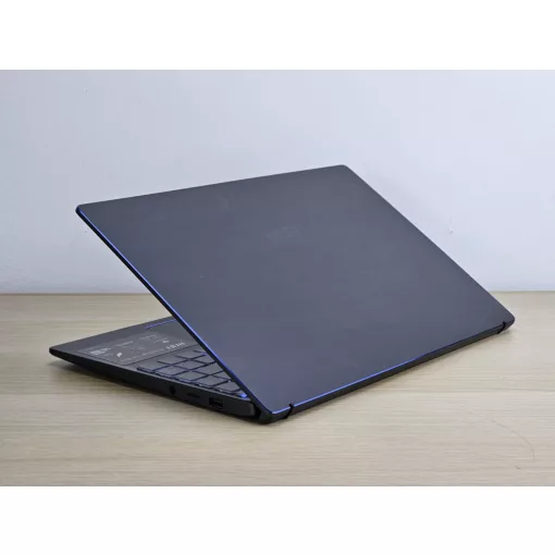 MSI Prestige 14 EVO MS-14C4 + Iris Xe / i7-1185G7 / 16GB RAM / 256GB SSD