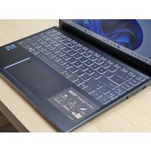 MSI Prestige 14 EVO MS-14C4 + Iris Xe / i7-1185G7 / 16GB RAM / 256GB SSD