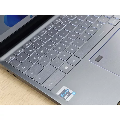 MSI Prestige 14 EVO MS-14C4 + Iris Xe / i7-1185G7 / 16GB RAM / 256GB SSD