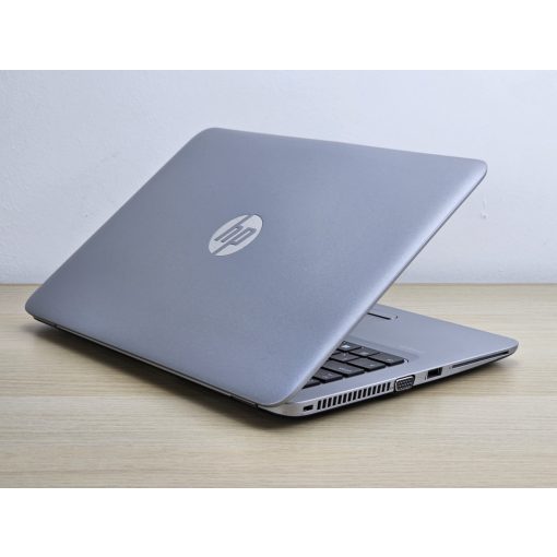 HP EliteBook 820 G4 Laptop / i5-7300U / 8GB RAM / 256GB SSD / Magyar billentyűzet