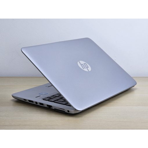 HP EliteBook 820 G4 Laptop / i5-7300U / 8GB RAM / 256GB SSD / Magyar billentyűzet