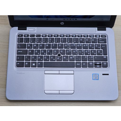 HP EliteBook 820 G4 Laptop / i5-7300U / 8GB RAM / 256GB SSD / Magyar billentyűzet