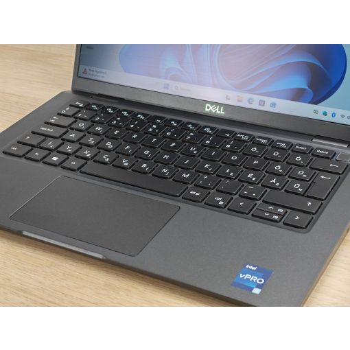 Dell Latitude 7330 Laptop + Iris / i5-1245U / 16GB RAM / 256GB SSD / Magyar billentyűzet