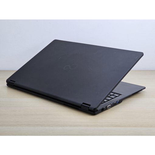 Fujitsu LifeBook U758 Laptop / i7-8350U / 8GB RAM / 256GB SSD / Magyar billentyűzet