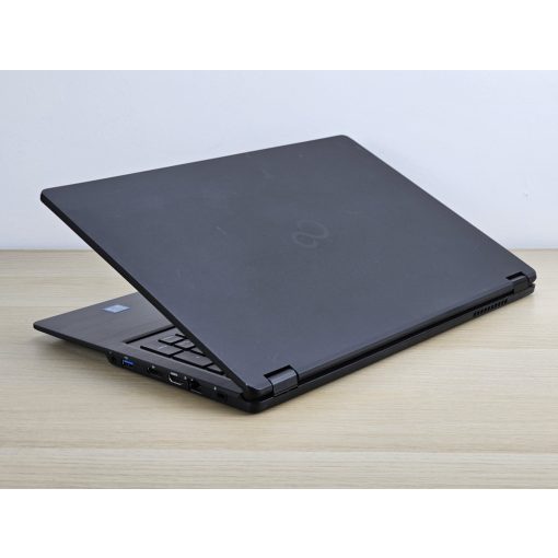 Fujitsu LifeBook U758 Laptop / i7-8350U / 8GB RAM / 256GB SSD / Magyar billentyűzet