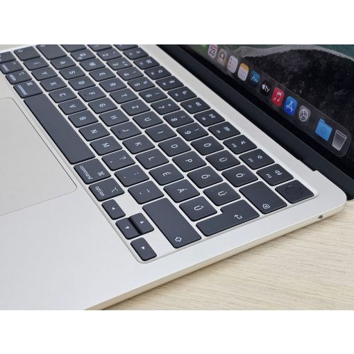 Apple MacBook Air 13 A3240 (2025) / M4 / 16GB RAM / 256GB SSD