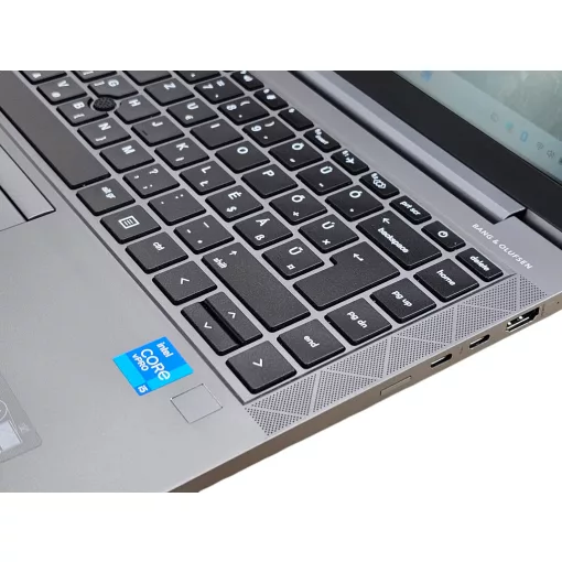 HP Zbook Firefly 14 G8 Laptop + Iris Xe / i5-1145G7 / 16GB RAM / 256GB SSD / Magyar billentyűzet