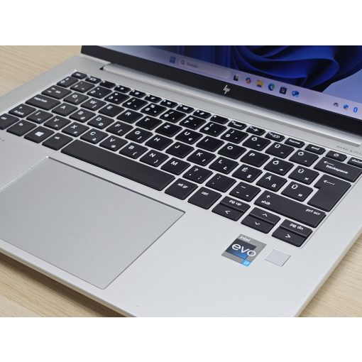 HP EliteBook 840 G9 – i7-1270P, 16GB RAM, 512GB SSD