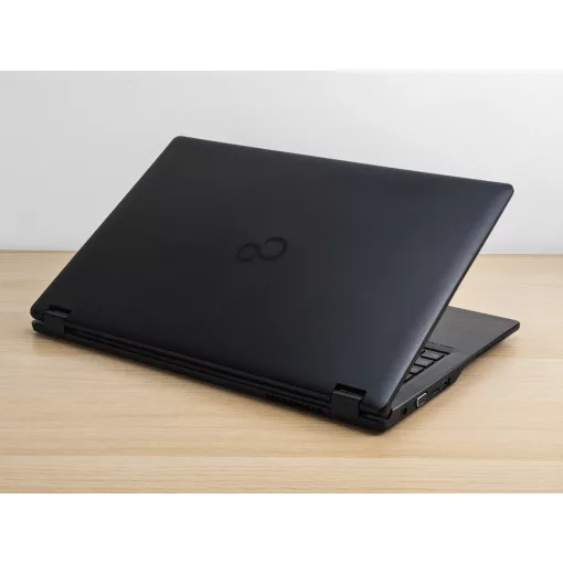 Fujitsu LifeBook E559 Laptop / i3-8145U / 8GB RAM / 256GB SSD