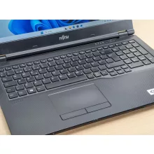 Fujitsu LifeBook E559 Laptop / i3-8145U / 8GB RAM / 256GB SSD