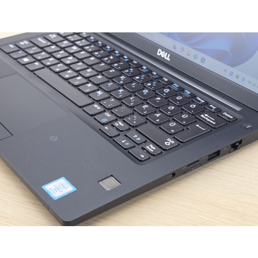 Dell Latitude 7390 Laptop / i7-8650U / 16GB RAM / 512GB SSD / Magyar billentyűzet
