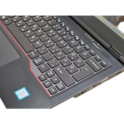 Fujitsu LifeBook U727 / i5-7200U / 8GB RAM / 256GB SSD / Magyar billentyűzet