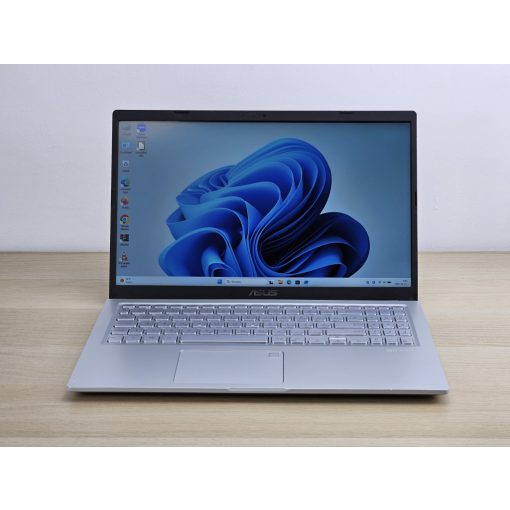 Asus 15 X515E Laptop + Iris XE / i5-1135G7 / 8GB RAM / 256GB SSD / Magyar billentyűzetes