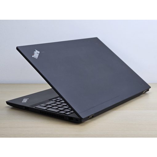 Lenovo ThinkPad T15 Gen 2 + Iris Xe Laptop / i7-1185G7 / 16GB RAM / 512GB SSD / Magyar billentyűzet