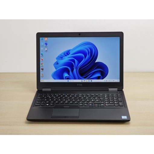 Dell Latitude E5570 használt laptop i5-6300U processzorral, 8GB RAM-mal és 256B SSD-vel