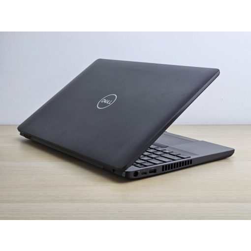Használt Dell Latitude 5500 laptop, i5-8365U, 16GB RAM, 256GB SSD, felúított, garanciával
